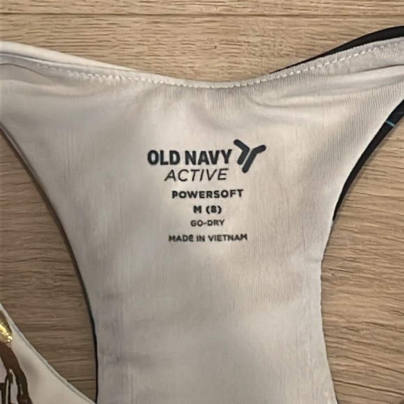 ⭐️$5 Old Navy Active Crop - Picture 3 of 3